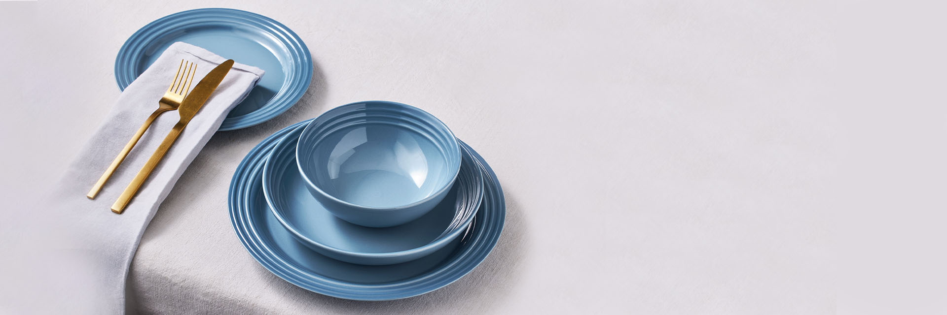 Le deals creuset dinnerware